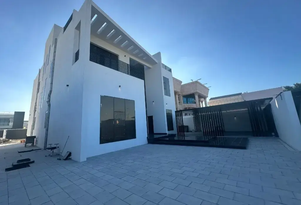 Brand New, Modern Style, Ready to Move in, image 1