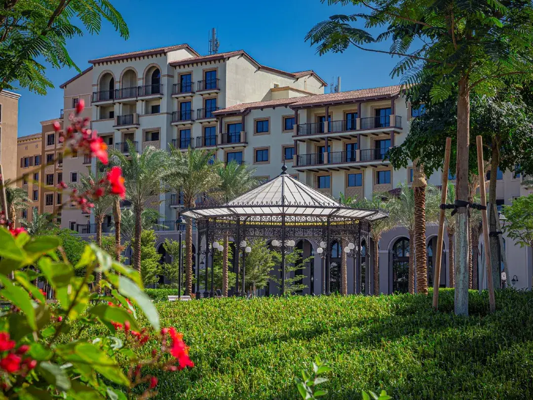Spacious 2 BR Apartment in Qamar 11 for Sale, photo 7