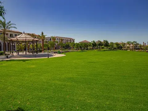 Stylish 3 Br | Spacious | Vibrant Community, photo 5