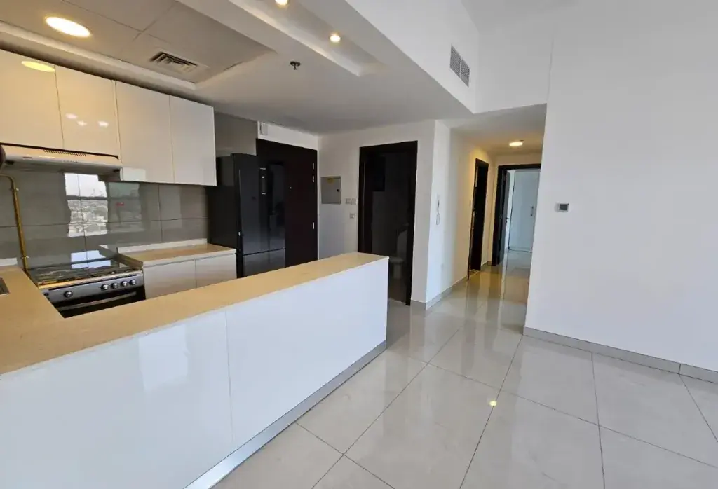 Stylish Furnished, City Sky-line Views, VOT, image 1